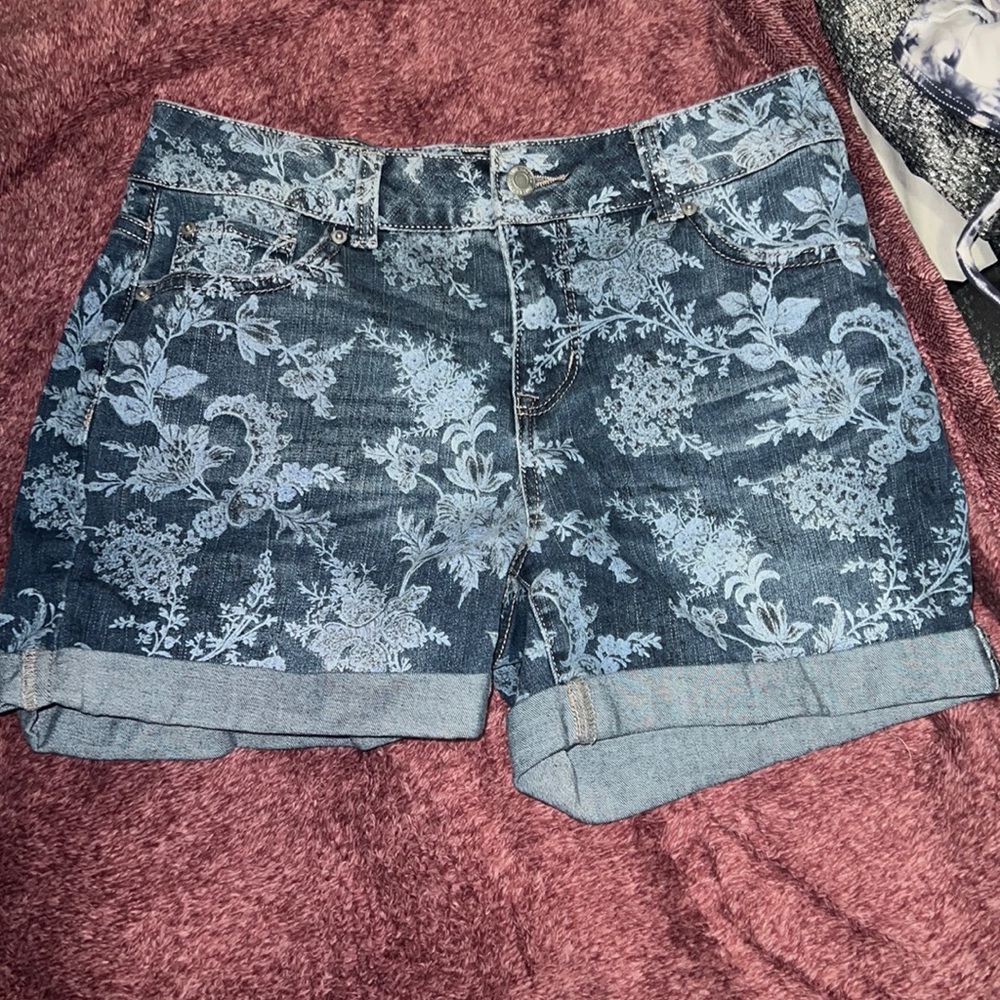 jean shorts, time and tru size 4